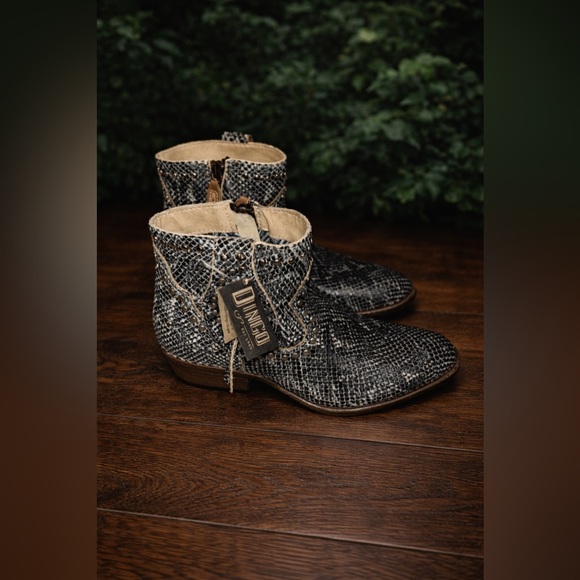 dingo Shoes - Dingo Clementine Leather Ankle Boots